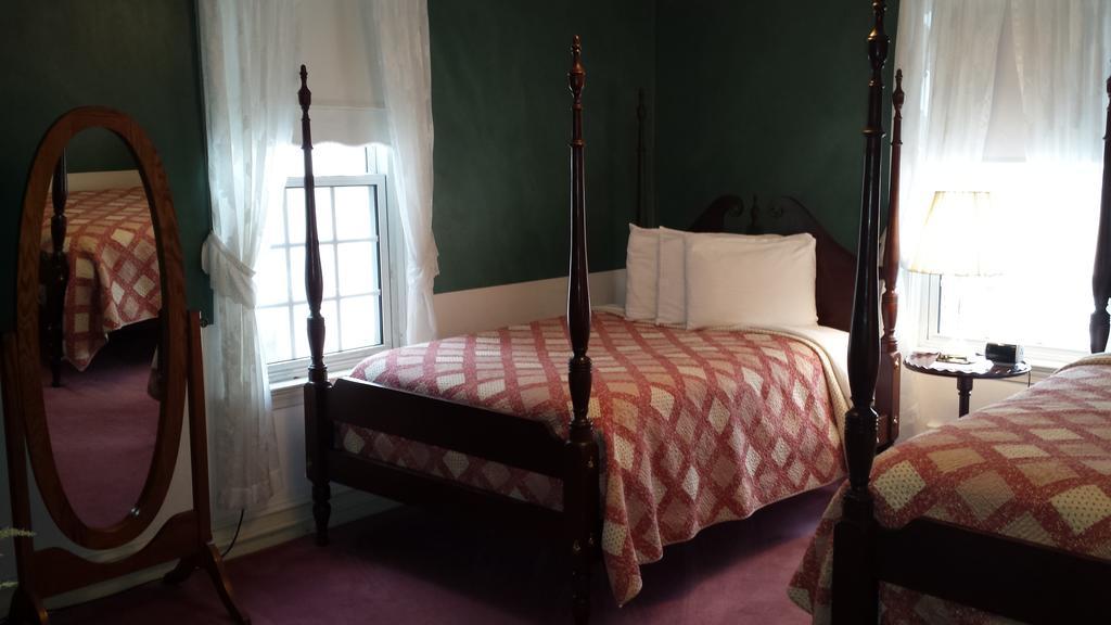 The Country Inn Of Berkeley Springs Pokój zdjęcie